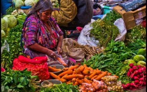 senxora_vendiendo_frutas_y_verduras_en_mexxico.jpg_793492074