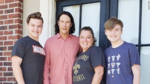 190720155814-01-keanu-reeves-signed-fan-poster-trnd-exlarge-169