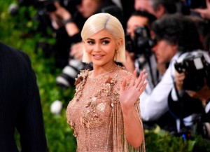 kylie-jenner-vestido-nude