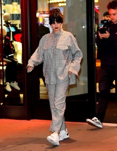 selena-gomez-con-tenis