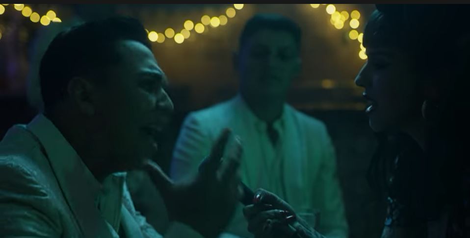 Mon Laferte, La Arrolladora Banda El Limón De René Camacho - Se Me Va A Quemar E
