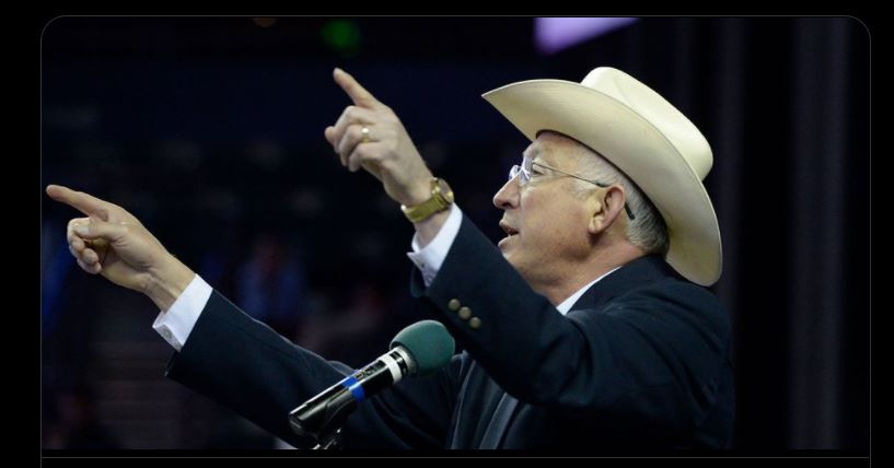 Ken Salazar - Foto de Twitter