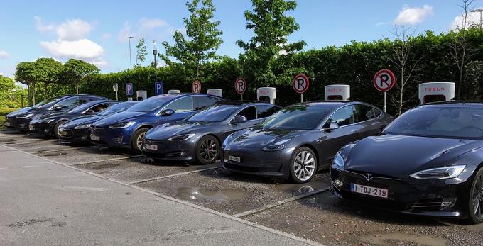 tesla-llamara-a-revision-a-mas-de-285000-coches-en-china-por-defecto-en-programa-de-direccion-asistida