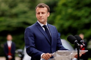 2021-07-30t182317z_1_lynxmpeh6t1gg_rtroptp_4_salud-coronavirus-francia-macron-cartel_1.jpg_1015297233