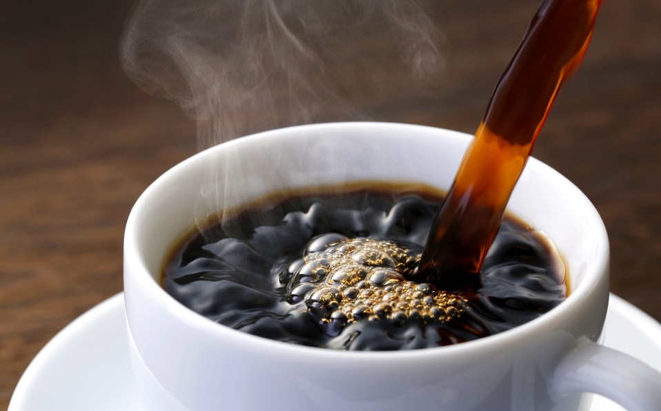Consumir hasta tres tazas con café por día, podría reducir el riesgo de muerte por enfermedad cardiaca