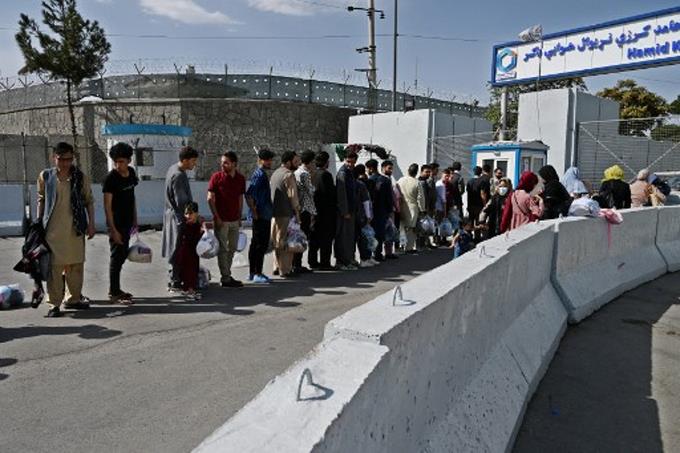 talibanes-cierran-aeropuerto-de-kabul