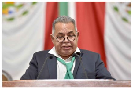 Diputado de la CDMX sube a tribuna en estado inconveniente - FeelingMx