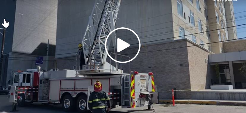 Rescatan bomberos a trabajadores