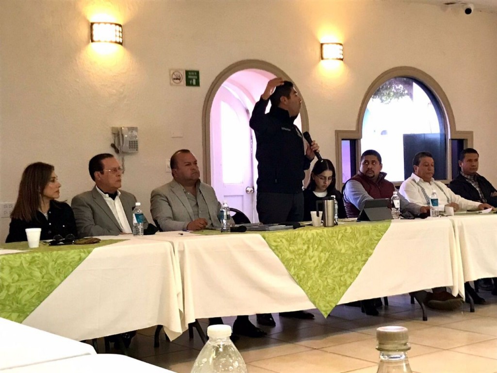 Autoridades municipales y sectores productivos