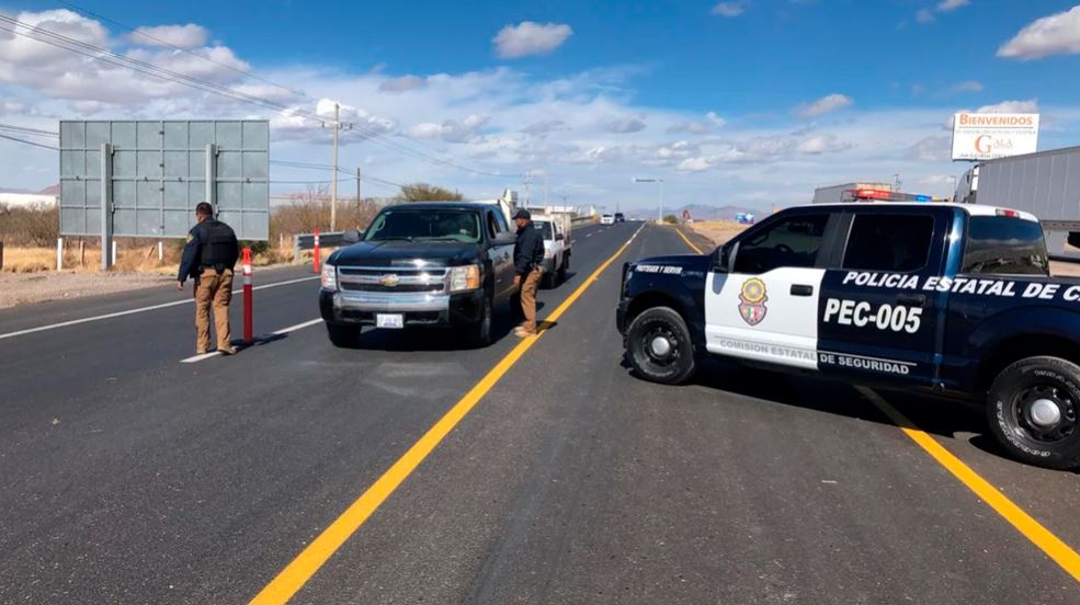 Piden mordidas o no dejan pasar policías en Chihuahua extorsionan a mexicanos