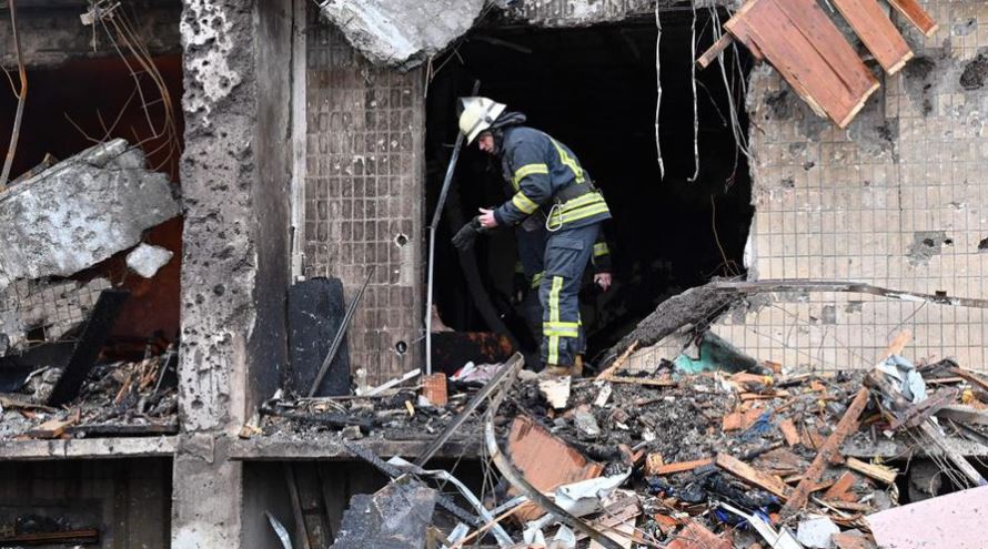 Combates en las calles de Kyiv; Zelenski dice que no bajarán las armas