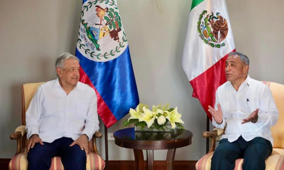 AMLO libera de aranceles productos de Belice y lleva sus programas sociales