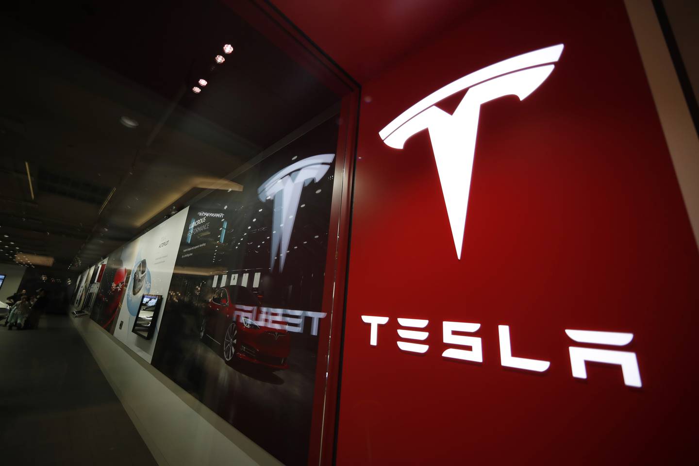 Tesla - Fayerwayer.com