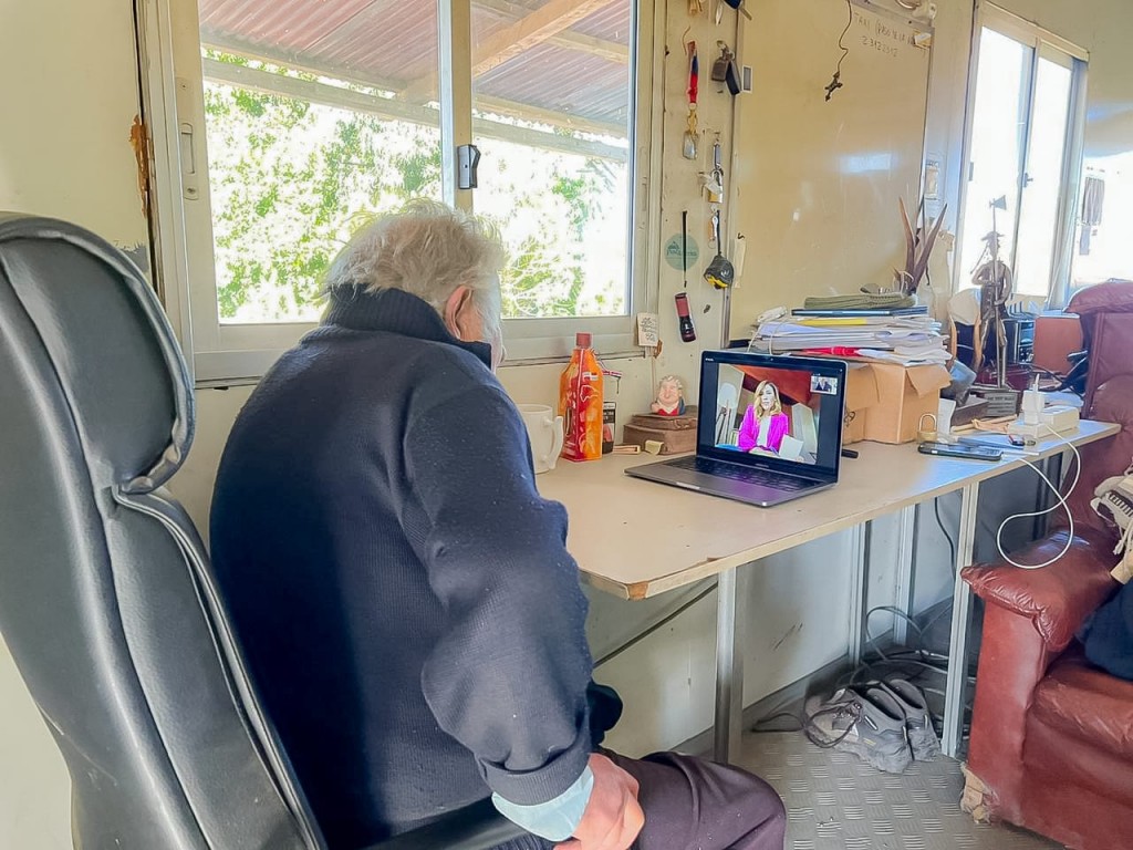 Pepe Mujica conversa en video llamada con Marina del Pilar Avila Olmeda