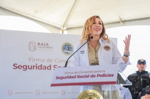 Firma de convenio para la seguridad social de policias en Baja California
