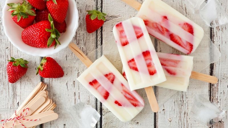 Paleta fresa con crema - Gastrolabweb.com
