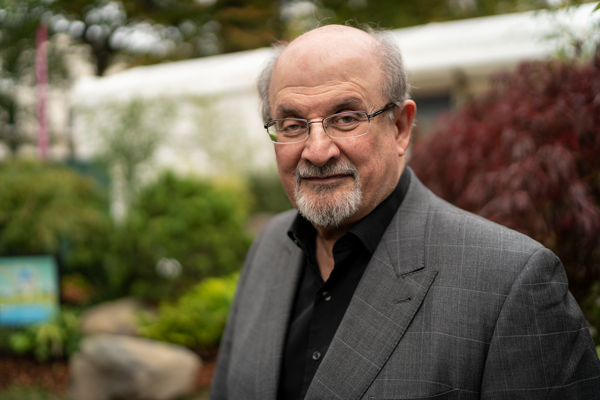 salman rushdie Infobae