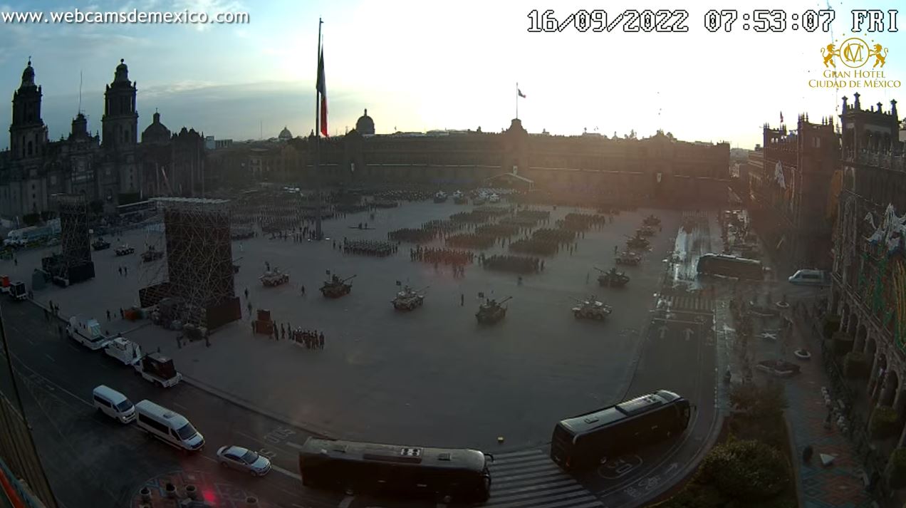 #CDMX Zócalo lleno de gente por el GRITO DE INDEPENDENCIA Y DESFILE 16 DE SEPTIEMBRE