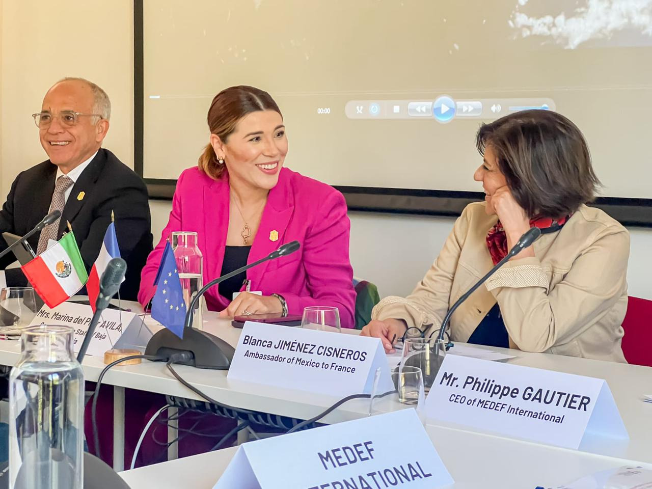 Con la Embajadora de México en Francia, Blanca Jímenez Cisneros
