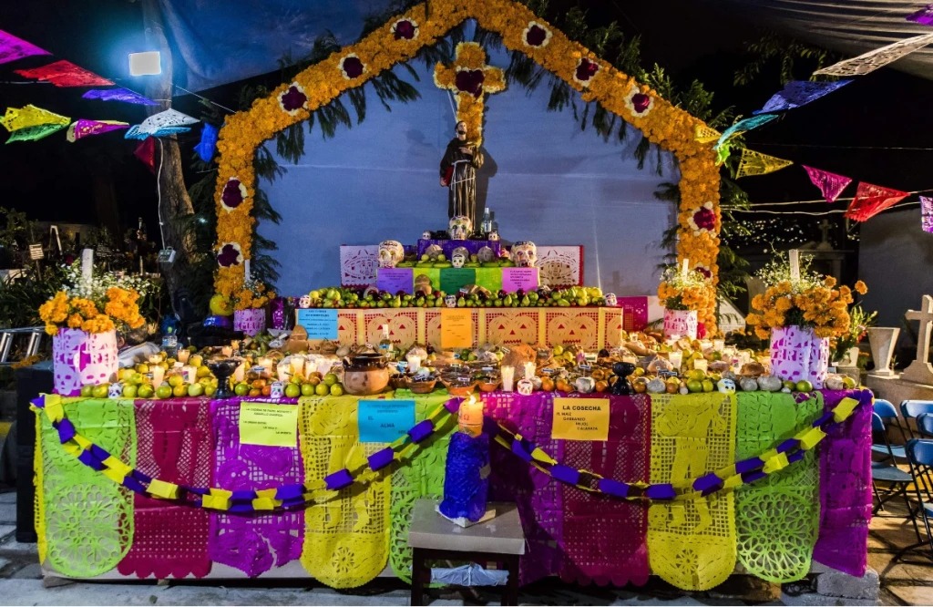 Dia de muertos altar cnn