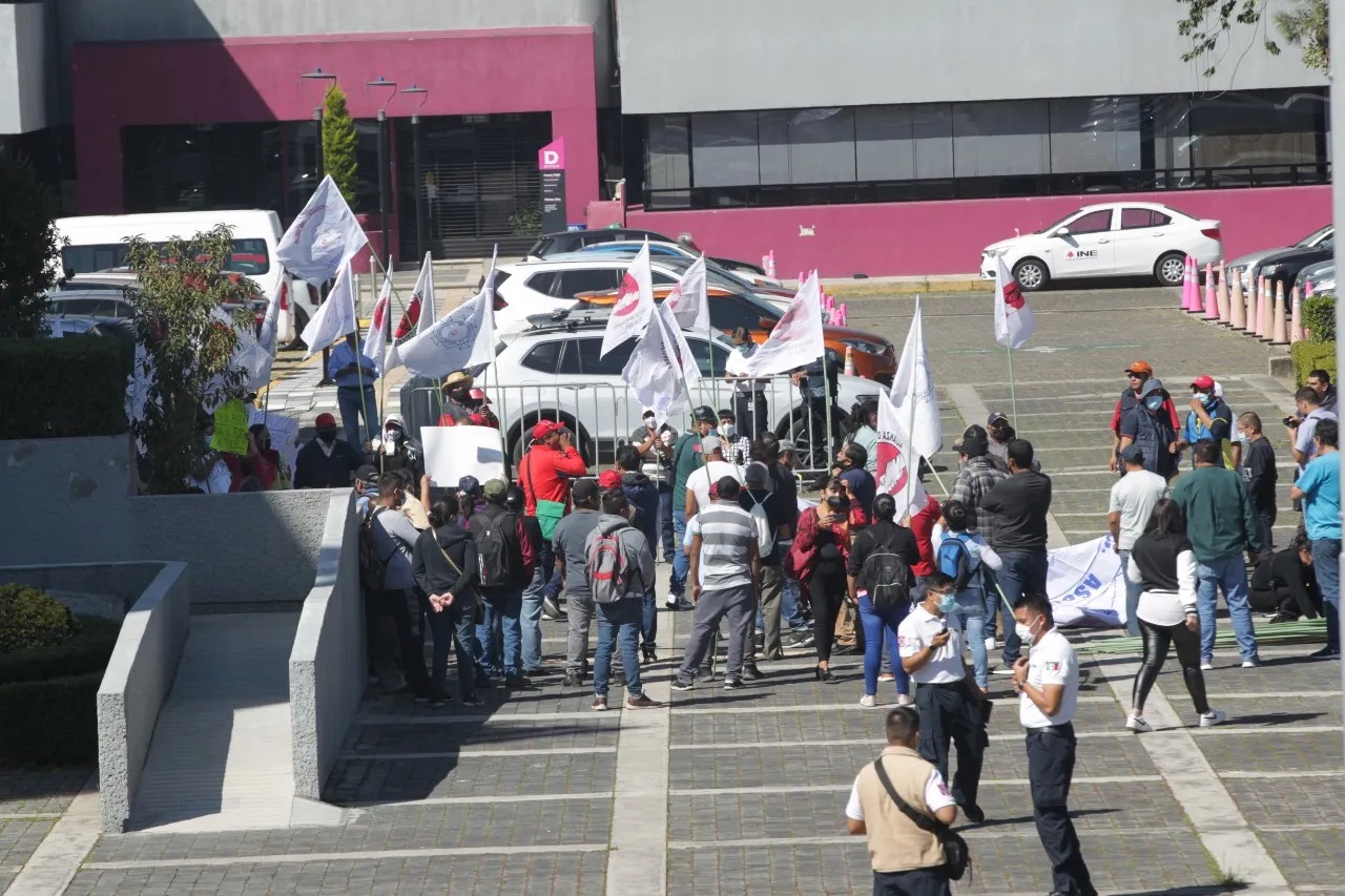 Manifestantes INE - LopezDoriga