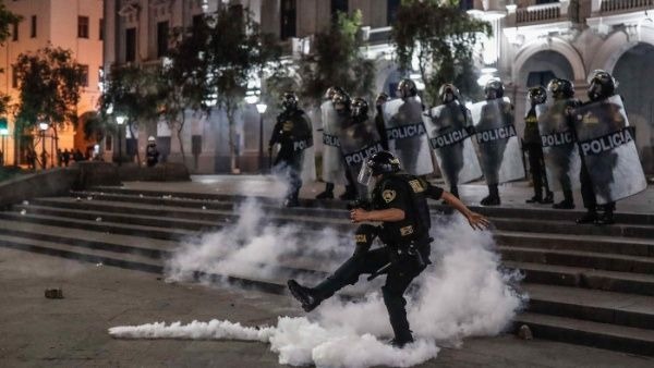 Policias protestas - telesurtv.com