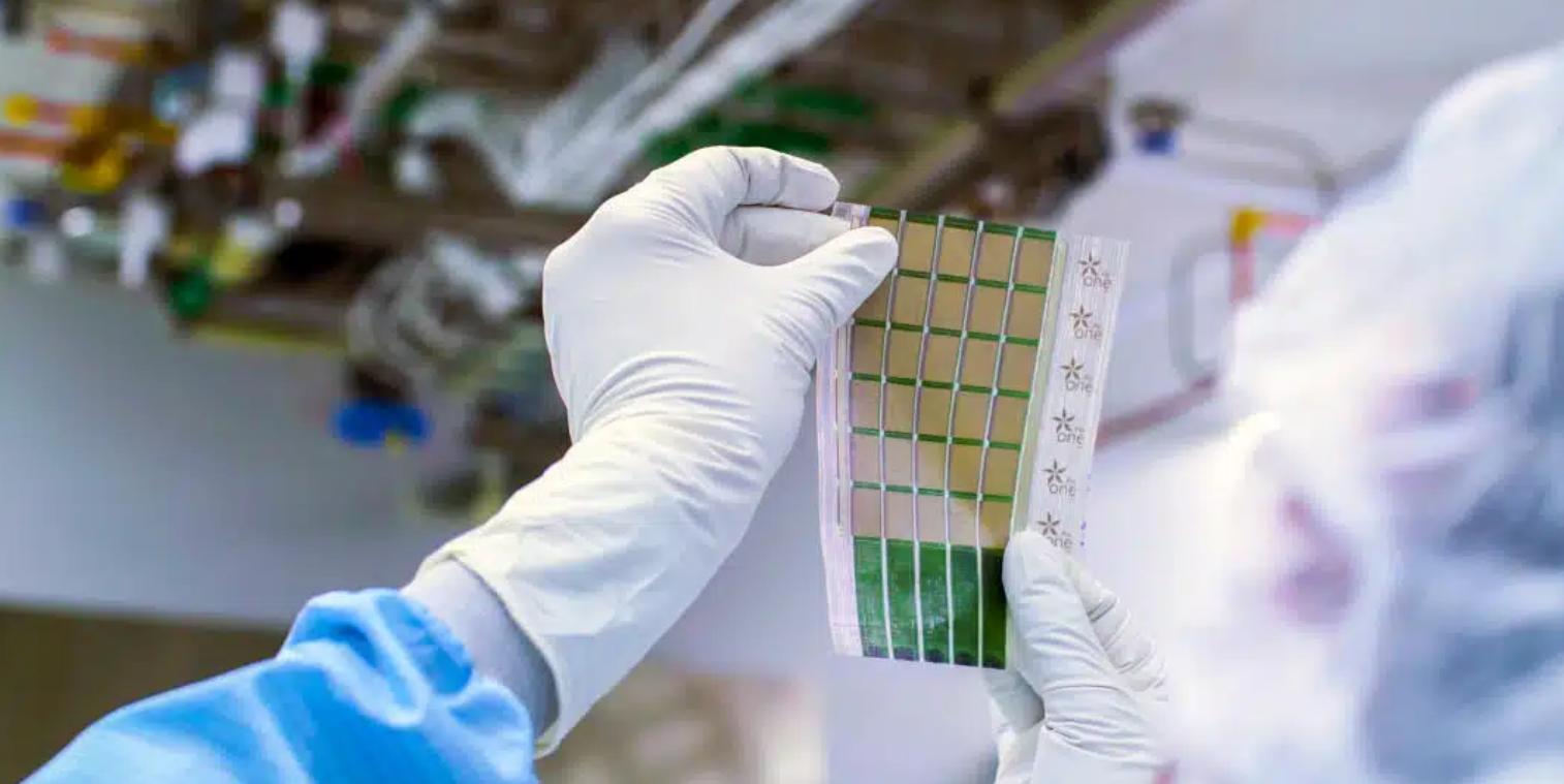 Una revolucionaria placa solar tan fina como el papel, que puedes poner donde qui