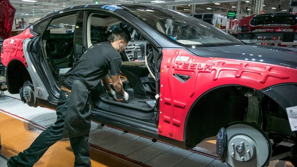 Mecanico tesla carro - el financiero
