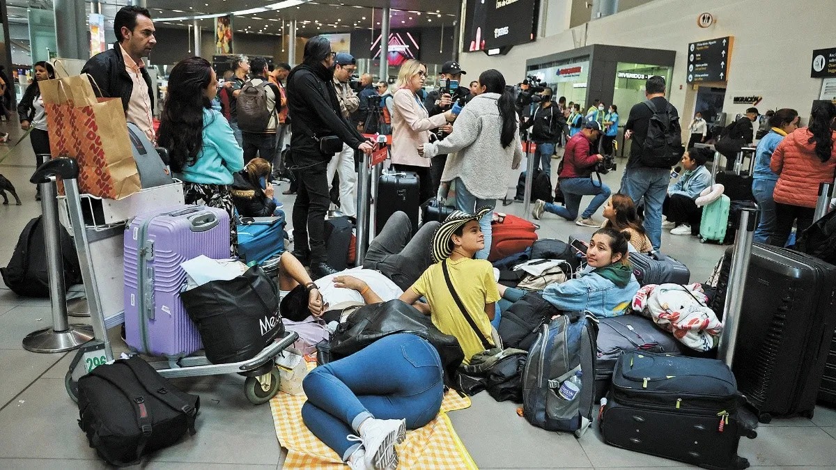Caos aeropuerto - el economista