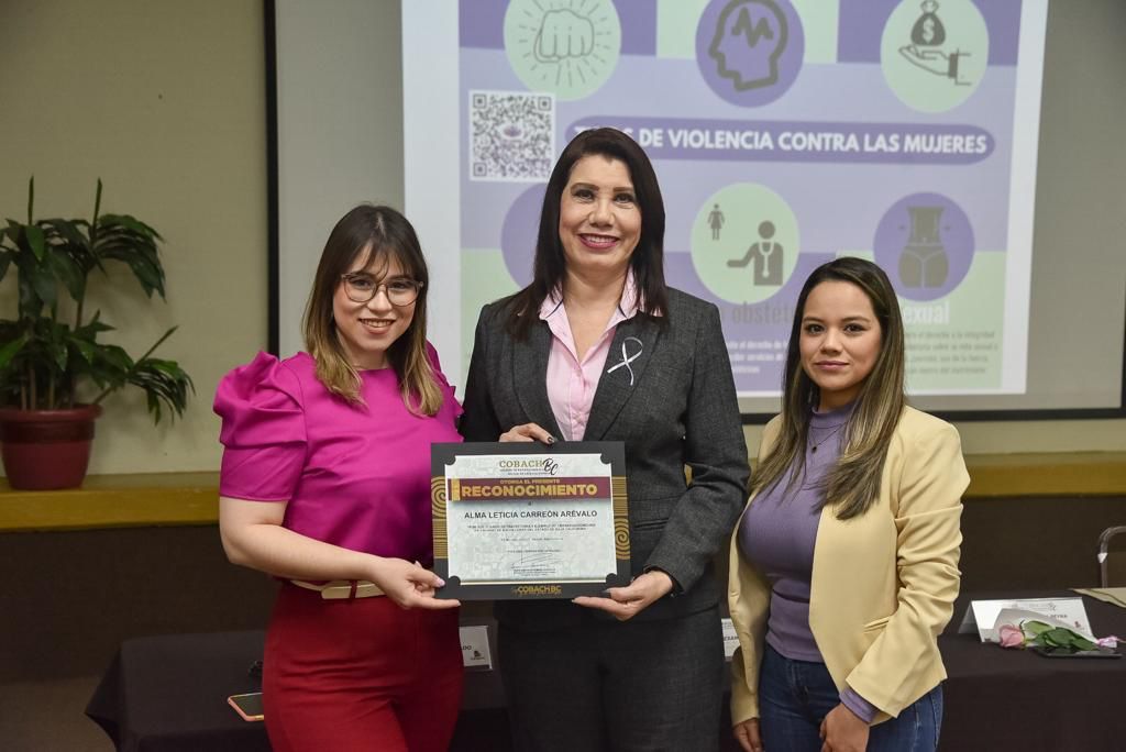 PROMUEVE COBACH BC LIDERAZGO ENTRE SUS TRABAJADORAS