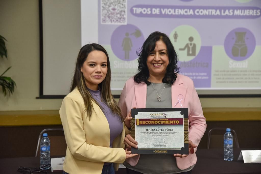 PROMUEVE COBACH BC LIDERAZGO ENTRE SUS TRABAJADORAS