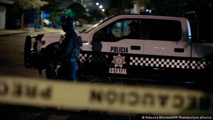 Policia patrulla - dw