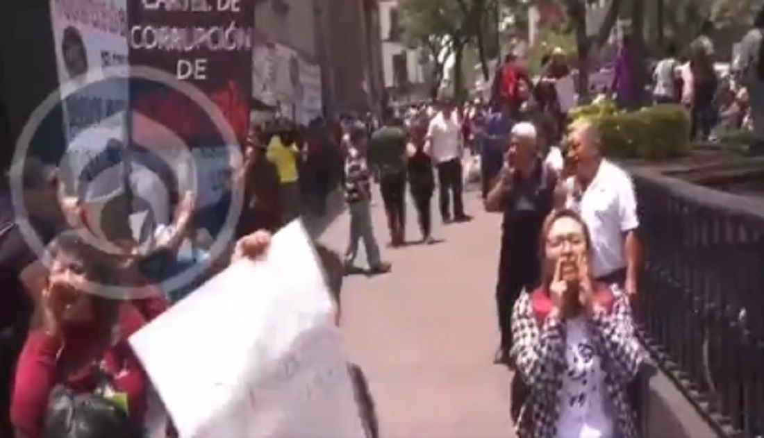 Agreden a reporteros simpatizantes de morena