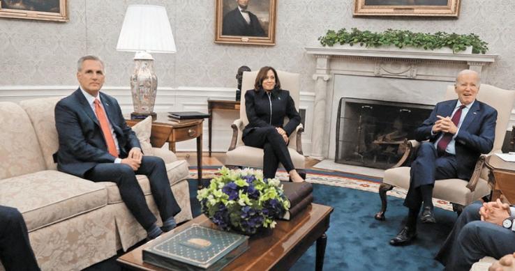 Biden y McCarthy logran acuerdo para evitar default de EU