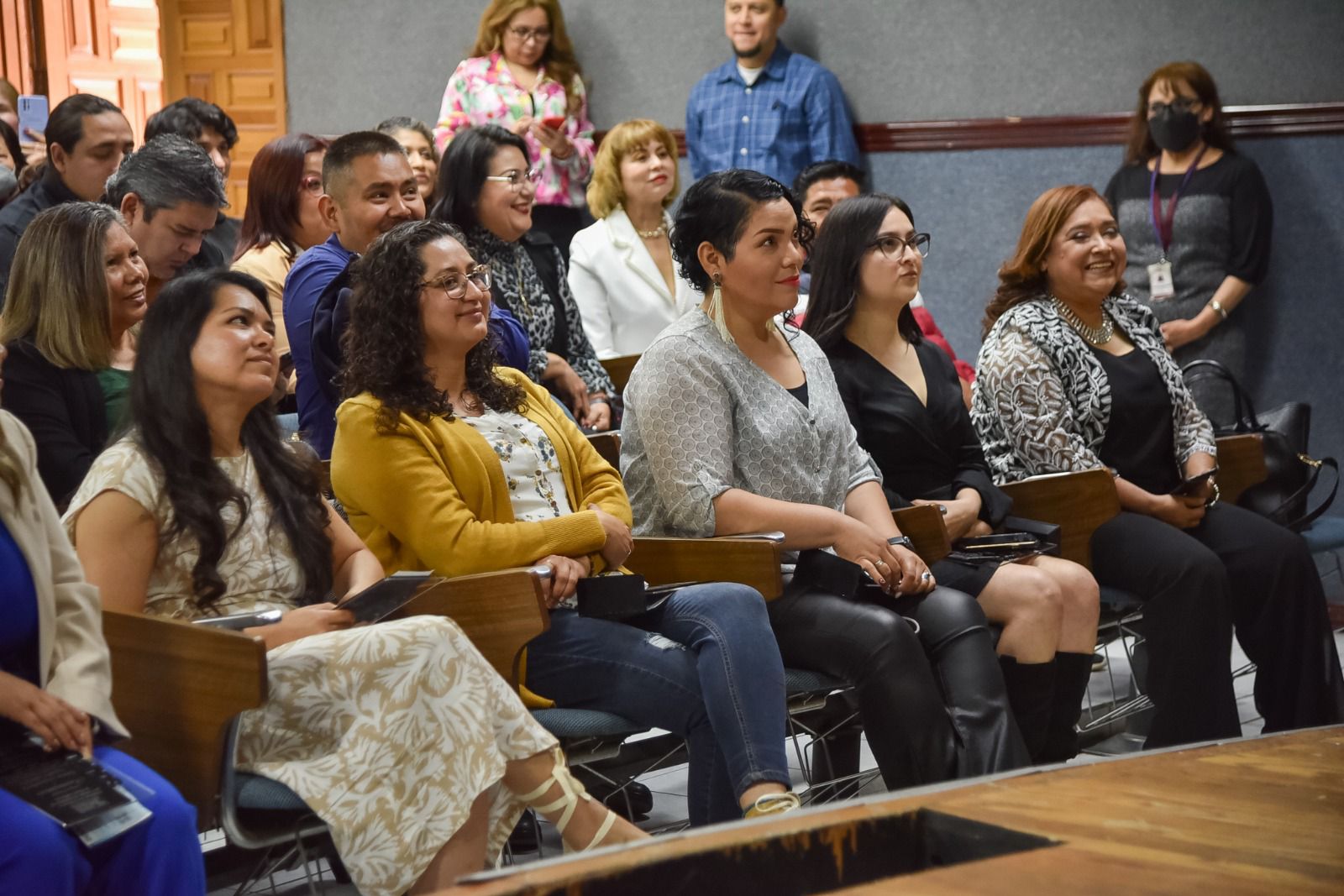 Entrega de reconocimientos y estimulos económicos a personal de COBACH BC