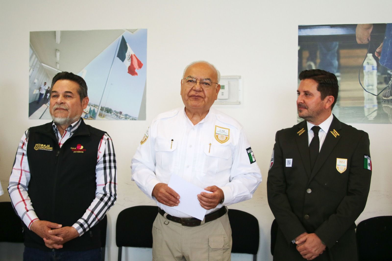 Catalino Zavala le toma protesta nuevo delegado en Baja California del INM