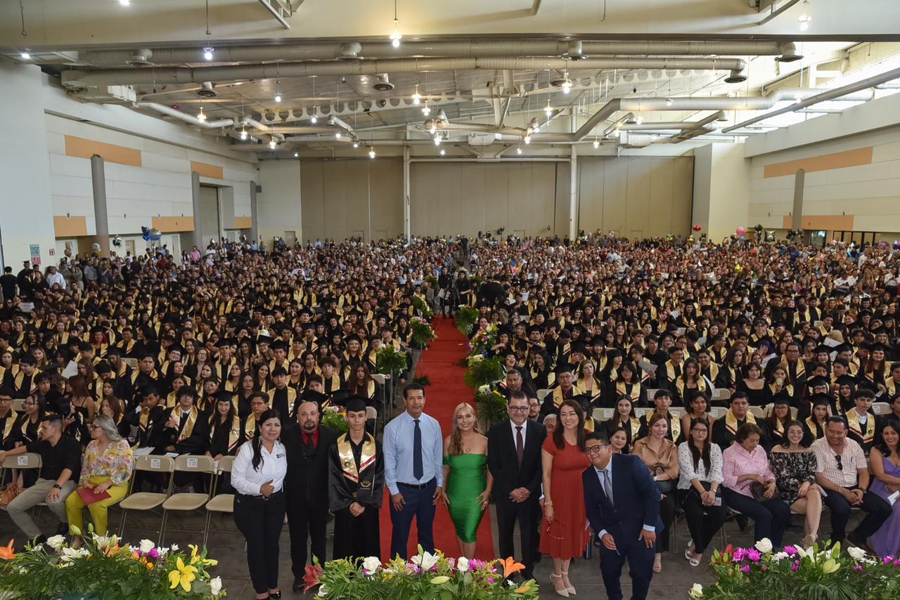 Egresan más de 12 mil estudiantes de Cobach BC en emocionantes ceremonias de graduación 1-7