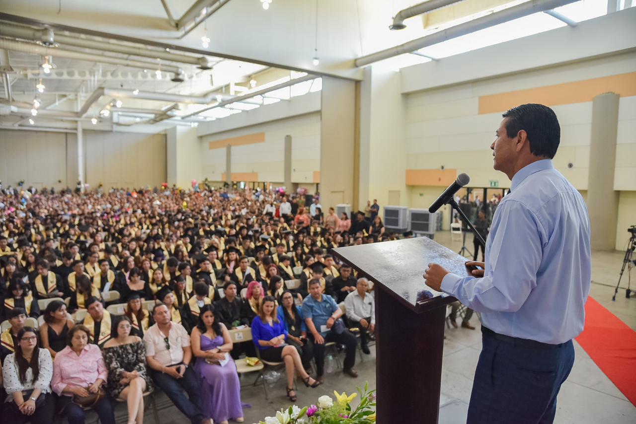 Egresan más de 12 mil estudiantes de Cobach BC en emocionantes ceremonias de graduación 2-7