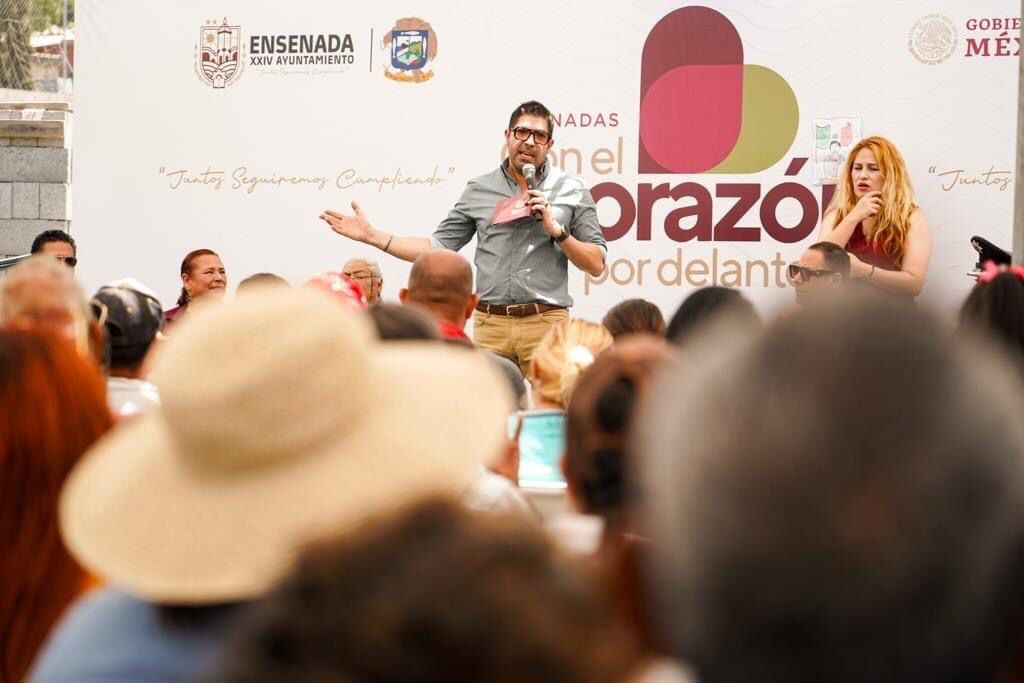 Entrega Armando Ayala apoyos sociales por cerca de 300 mil pesos en la colonia Ruiz Cortines 2