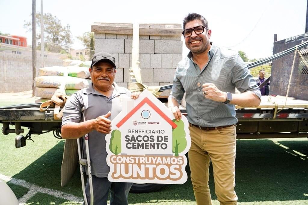 Entrega Armando Ayala apoyos sociales por cerca de 300 mil pesos en la colonia Ruiz Cortines 3