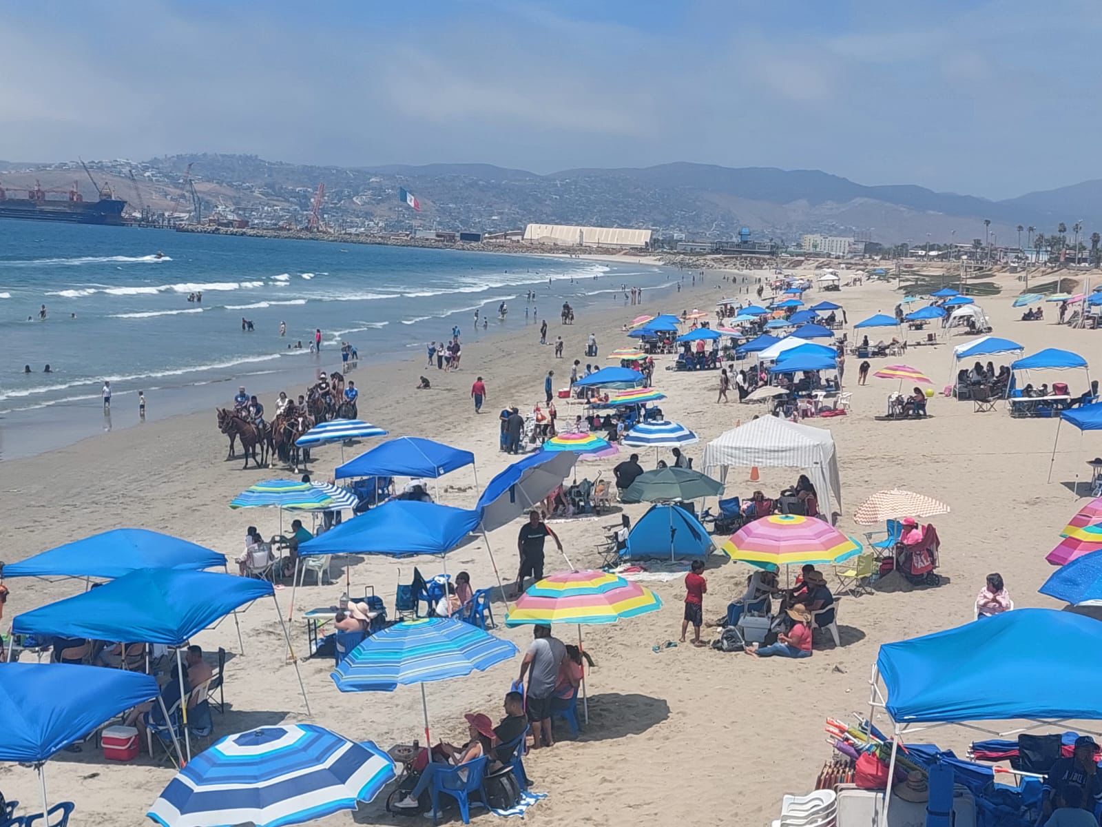 Visitan Playas de Ensenada más de 15 mil personas por día 2-3