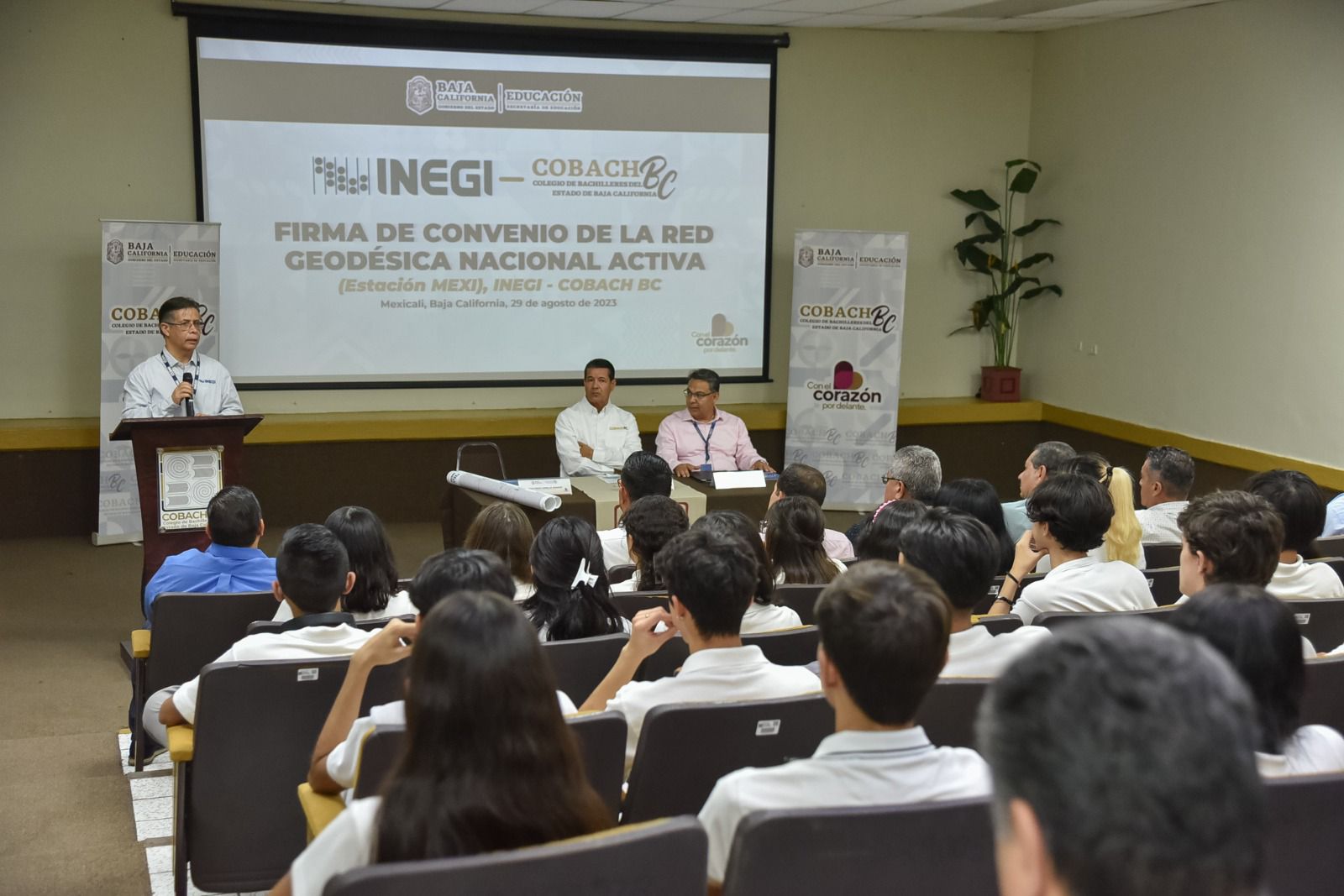 FIRMAN COBACH BC e INEGI CONVENIO PARA LA RED GEODÉSICA NACIONAL ACTIVA 3-5