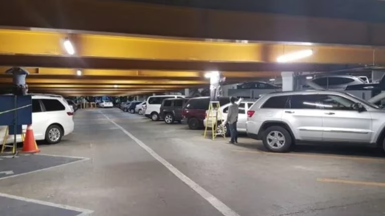 Infobae - aicm estacionamiento