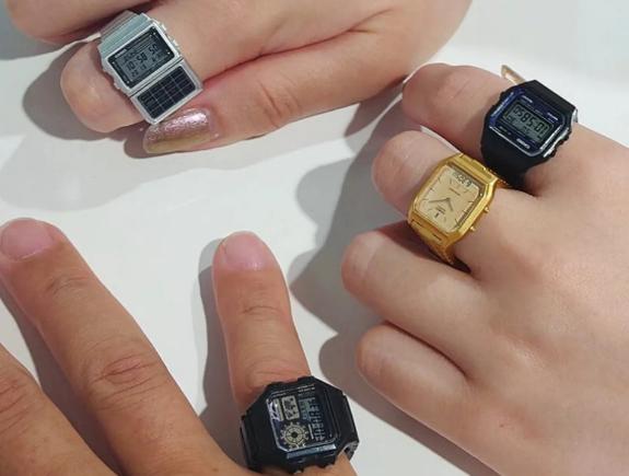 No es un anillo, es un mini reloj Casio para el dedo