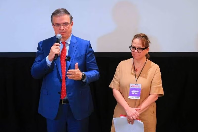 El Financiero - ebrard