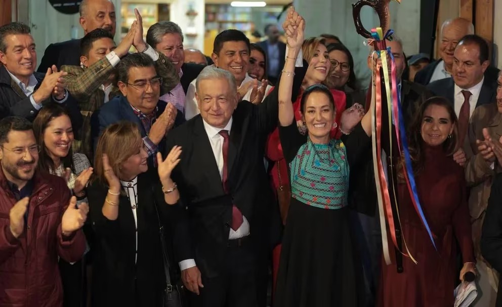 Infobae - AMLO Claudia