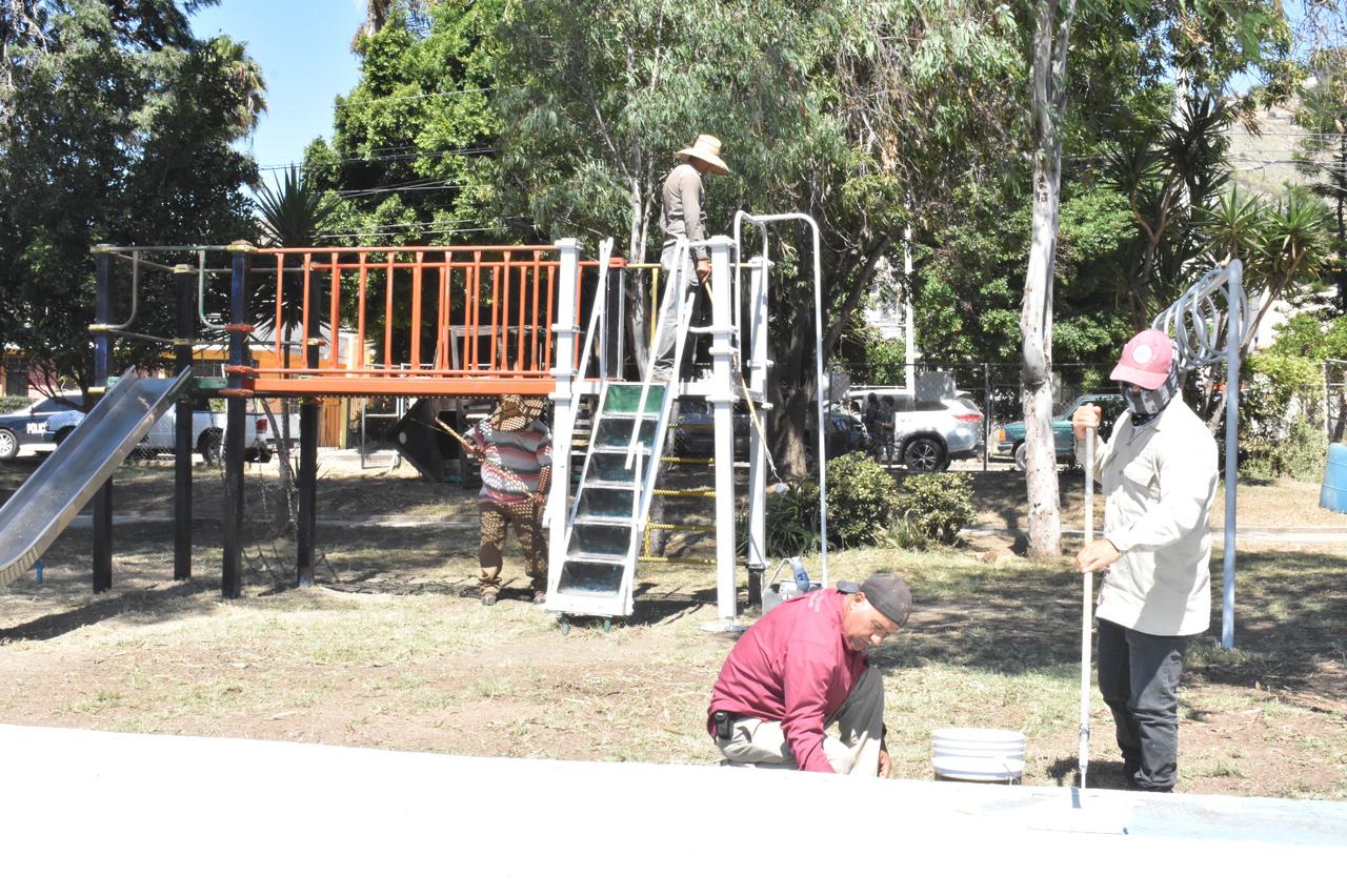 Rehabilitan parque