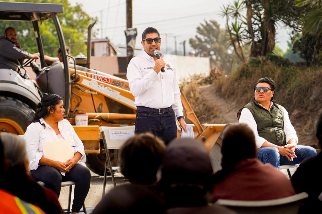 Armando Ayala anuncia arranque de la pavimentación en calle Ámbar por más de 9.3 mdp 1-4