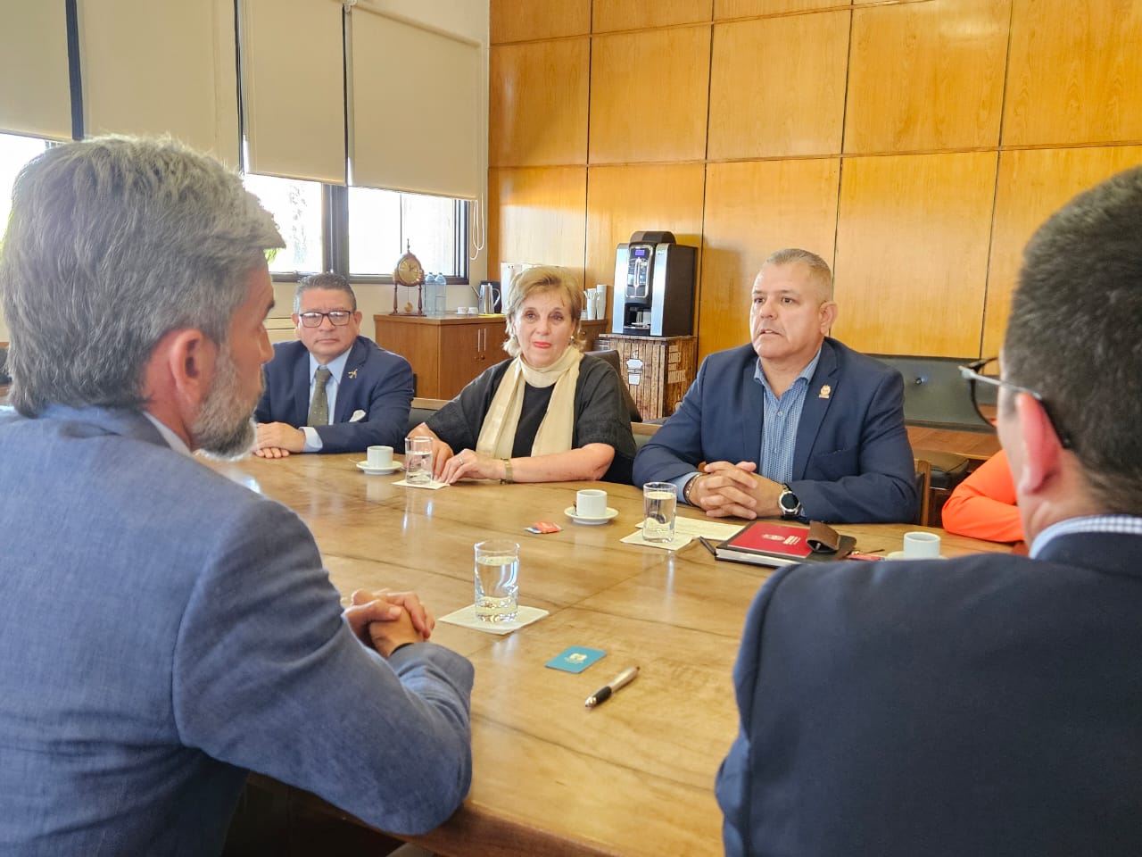 firma oficial de Hermanamiento entre las ciudades de Mendoza, Argentina y Ensenada, Baja California 2-8