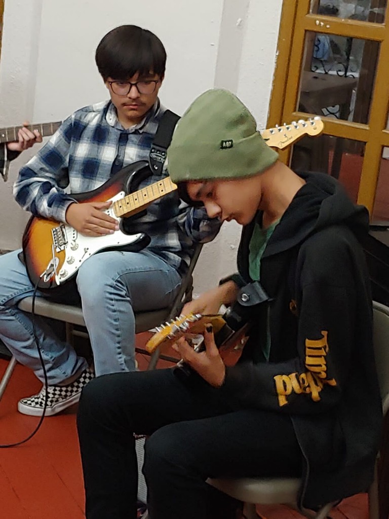 Tiene Casa de la Cultura exitoso programa de enseñanza musical 2-4
